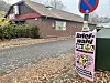 Im Diekweg in Osdorf hängt am 10. November noch ein Werbeplakat der Initiative „Hamburg testet Grundeinkommen“ – gut einen Monat nach der Wahl.