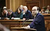 Der AfD-Bürgerschaftsabgeordnete Krzysztof Walczak bei einer Rede im Parlament (Archivbild).