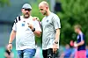 Steffen Baumgart unterhält sich mit seinem Co-Trainer René Wagner