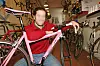 Der Geschäftsführer im Jahr 2008 in einem seiner Fahrradläden (Archivbild)