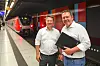Alexander Schlüsselburg (links, DB-Projektleiter) und Markus Hock (stellv. Bahnhofsmanager Hamburg) an der S-Bahnstation Harburg Rathaus.