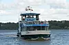 Fähre auf dem Weg zu den Finkenwerder Landungsbrücken.