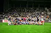 Die Frauenmannschaft des HSV vor der Tribüne