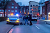 Tumulte auf offener Straße in Stade: Mehree Verletzte – Polizei steht vpr Rätsel