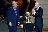FIFA-Boss Gianni Infantino (r.) kroch US-Präsidenten mit einem extra erfundenen Friedenspreis in den Allerwertesten. Ähnliches steht auch zur WM zu befürchten.