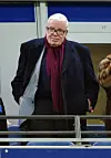 Klaus-Michael Kühne auf der Tribüne im Volksparkstadion