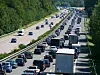Der Reiseverkehr der Sommerferien hat begonnen. Hier: Stau auf der A1 in Richtung Ostsee, Höhe Bad Oldesloe am Samstag.