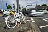 Ein Ghostbike erinnert an einen tödlichen Radunfall und soll als Mahnmal dienen.
