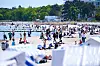 Der Ostseestrand ist ein beliebter Ausflugs- und Urlaubsort, nicht nur zu Pfingsten. Vielen Anwohnern ist der Ansturm der Touristen aber zu groß.