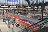 Ein Regionalzug steht im Hamburger Hauptbahnhof (Archivbild).