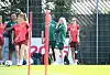 Giulia Gwinn besuchte ihr Team beim Training auf Krücken.