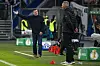 Dieter Hecking (l.) als HSV-Trainer und Tim Walter (r.) an der Seitenlinie des VfB Stuttgart