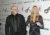 Steffi Graf und Andre Agassi stehen nebeneinander und lächeln