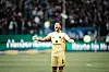 HSV-Keeper Daniel Heuer Fernandes bejubelt den Sieg gegen Bielefeld.