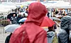 Klischeehaft norddeutsch präsentiert sich das Wetter im Norden derzeit - so wie hier auf dem Fischmarkt am vergangenen Sonntag