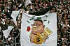Ein Schmähplakat zeigt Max Eberl als Schwein