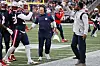Bill Belichick und Jerod Mayo zusammen an der Seitenlinie.