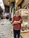 Hofft auf die Rückkehr der Touristen: Schmuckhersteller Murat vor seinem Laden