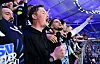 Merlin Polzin feierte mit Mannschaft und Fans lange nach dem Abpfiff im Stadion.