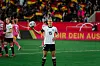 Selina Cerci jubelt mit dem Ball in der Hand