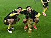 Jude Bellingham (l.) und Jadon Sancho konnten mit dem BVB in dieser Saison den DFB-Pokal gewinnen – nun soll der EM-Titel mit der englischen Nationalmannschaft folgen.