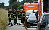 Einsatzkräfte der Feuerwehr am Unfallort in Hamburg-Kirchwerder.