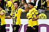 Mats Hummels jubelt mit Donyell Malen und Jude Bellingham.