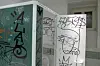 Graffiti in einer Bremer Schulturnhalle.