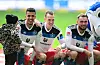 Robert Glatzel mit Tochter, Sebastian Schonlau und Valon Zumberi feiern nach dem HSV-Spiel