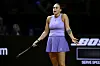 Aryna Sabalenka guckt fragend