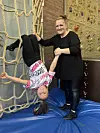 Aldijana Agic (42) kommt mit ihrer achtjährigen Tochter Ilana zum Sport.