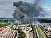 Eine riesige Rauchwolke steht über dem Unglücksort auf der Veddel.
