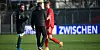 Yannick Deichmann (l.) schlägt mit Bayerns Fiete Arp ab.
