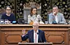 Peter Tschentscher (SPD), Erster Bürgermeister und Präsident des Senats der Freien und Hansestadt Hamburg, hält eine Regierungserklärung während der Sitzung der Hamburgischen Bürgerschaft im Rathaus.