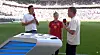 Tabea Kemme trägt bei einer Sky-Übertragung ein Hermoso-Trikot
