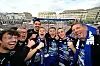 Groß war der Jubel bei den HSV-Profis, -Betreuern und -Fans nach dem Aufstieg.