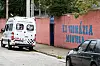 Brasilianische Polizei vor Schule