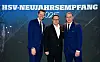 Eric Bussert beim HSV-Neujahrsempfang zwischen den Vorständen Eric Huwer und Stefan Kuntz