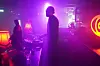 DJ Larzo spielt wuchtige Techno-Beats während der wöchentlichen Veranstaltung „Topspin Techno“ im Solar Club im Baalsaal auf der Reeperbahn.
