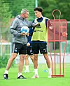 Tim Walter mit Jonas David im Training