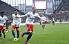 Ex-HSV-Stürmer Pierre-Michel Lasogga jubelt beim Derby gegen St. Pauli