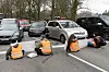 Klimaaktivisten der Gruppe „Letzte Generation” blockieren eine Straße in Hamburg.