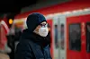 Mann mit Maske