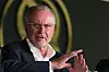 Karl-Heinz Rummenigge bei einer Podiumsdiskussion
