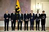 Drei gehen, einer kommt, einer bleibt: Bundeskanzler Olaf Scholz, Bundespräsident Frank-Walter Steinmeier, der neue Finanzminister Jörg Kukies, Volker Wissing, der zusätzlich zu seinem Amt als Verkehrsminister auch Justizminister wird, sowie die drei scheidenden FDP-Politiker Christian Lindner, Marco Buschmann und Bettina Stark-Watzinger (v.l.n.r.)
