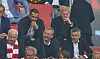 Hasan Salihamidzic und Oliver Kahn verzweifelt auf der Tribüne