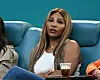 Serena Williams sitzt auf der Zuschauertribüne