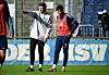 Merlin Polzin gibt William Mikelbrencis im Training Anweisungen