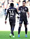 Von Afeez Aremu (l.) und Etienne Amenyido erhofft sich der FC St. Pauli neue Impulse.