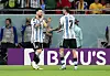 Jubel nach dem Tor durch Lionel Messi mit Rodrigo de Paul